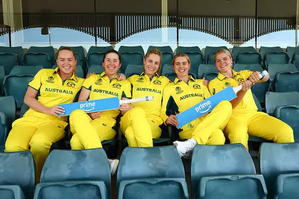 phoebe-litchfield-kim-garth